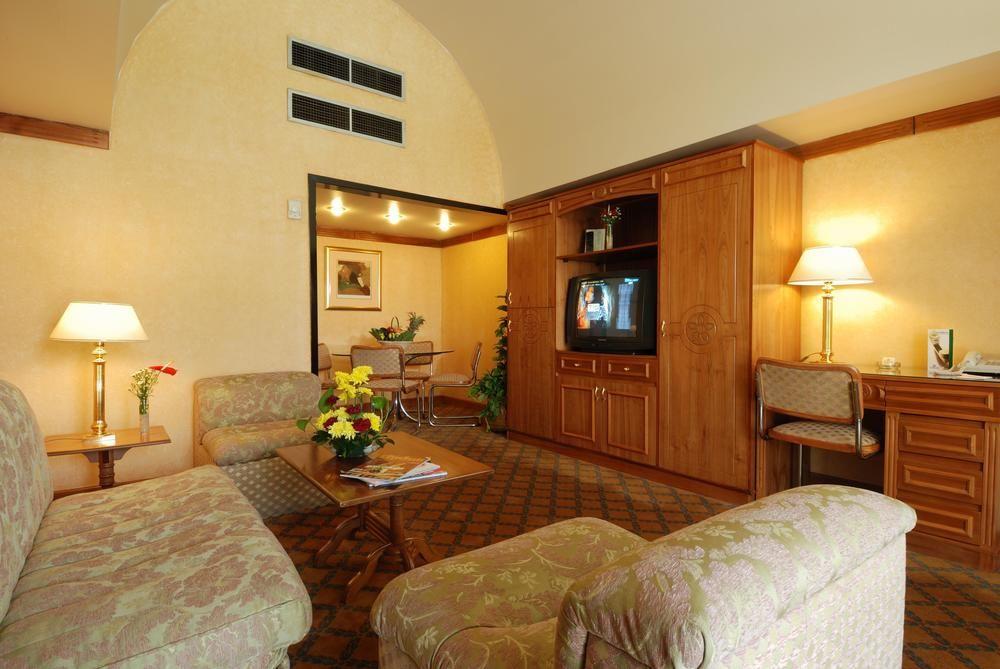 Jaz Pyramids Resort Kafr Ghatati Exterior photo