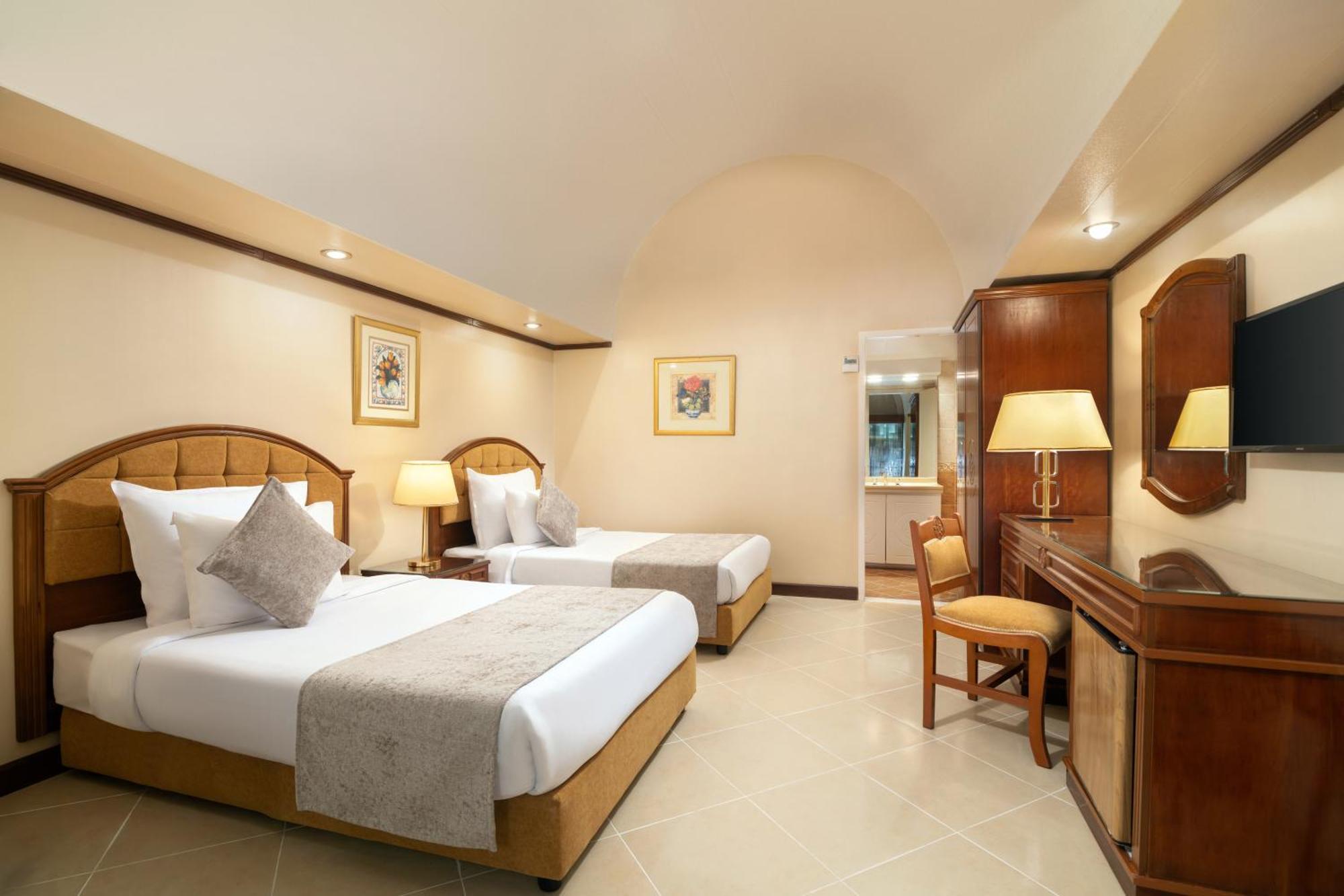 Jaz Pyramids Resort Kafr Ghatati Exterior photo