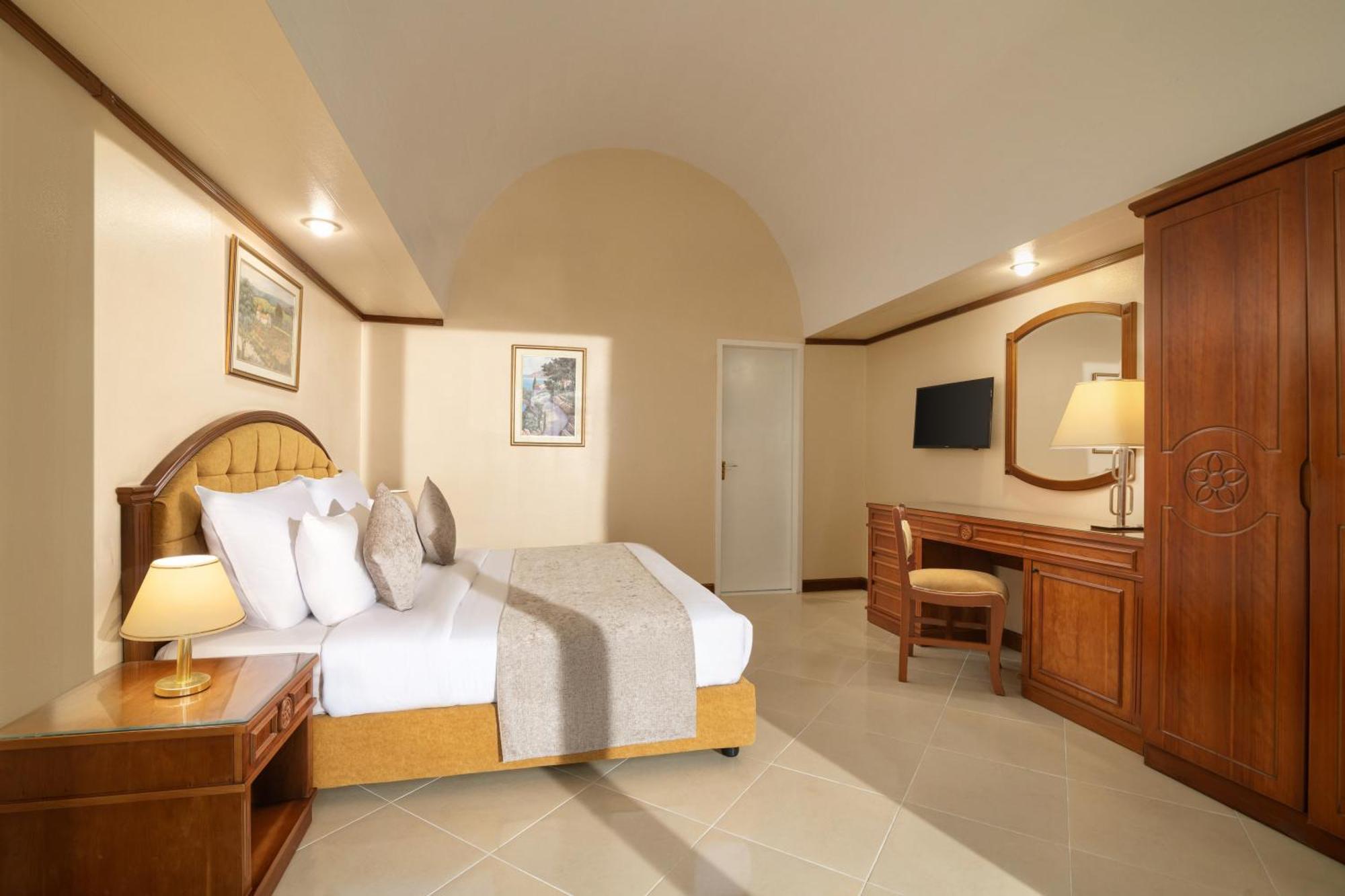 Jaz Pyramids Resort Kafr Ghatati Exterior photo