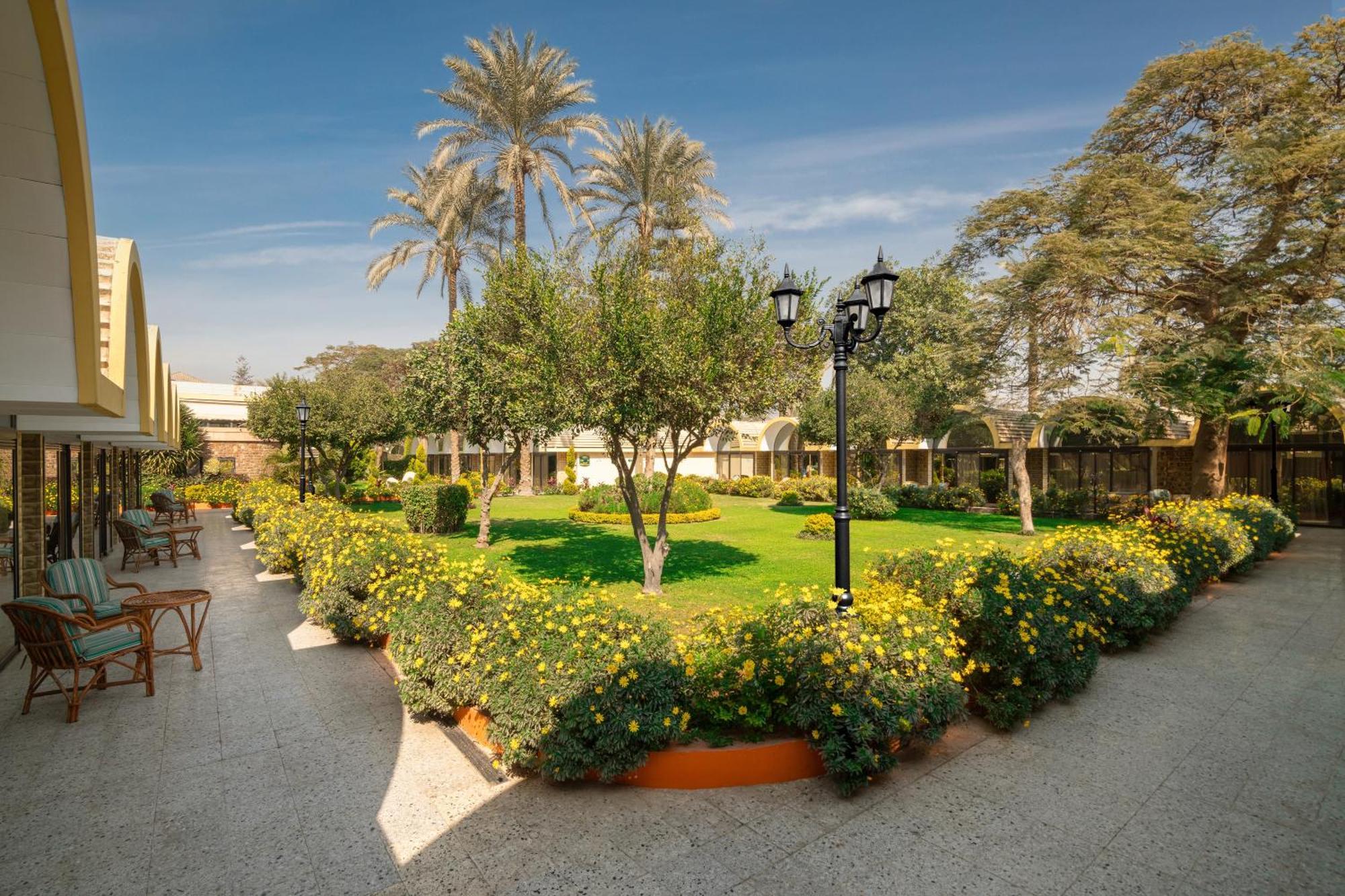 Jaz Pyramids Resort Kafr Ghatati Exterior photo