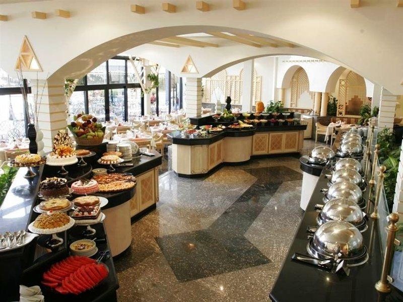 Jaz Pyramids Resort Kafr Ghatati Exterior photo