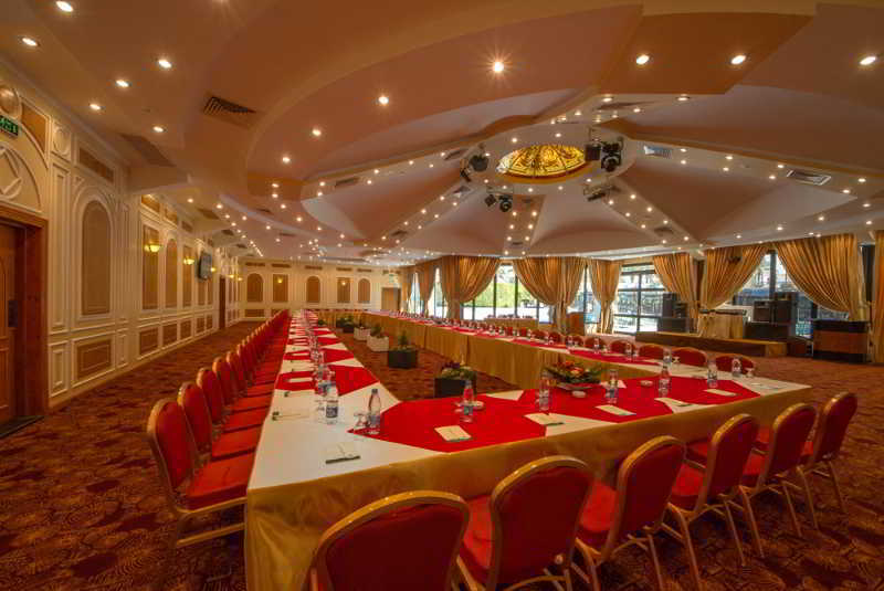 Jaz Pyramids Resort Kafr Ghatati Exterior photo