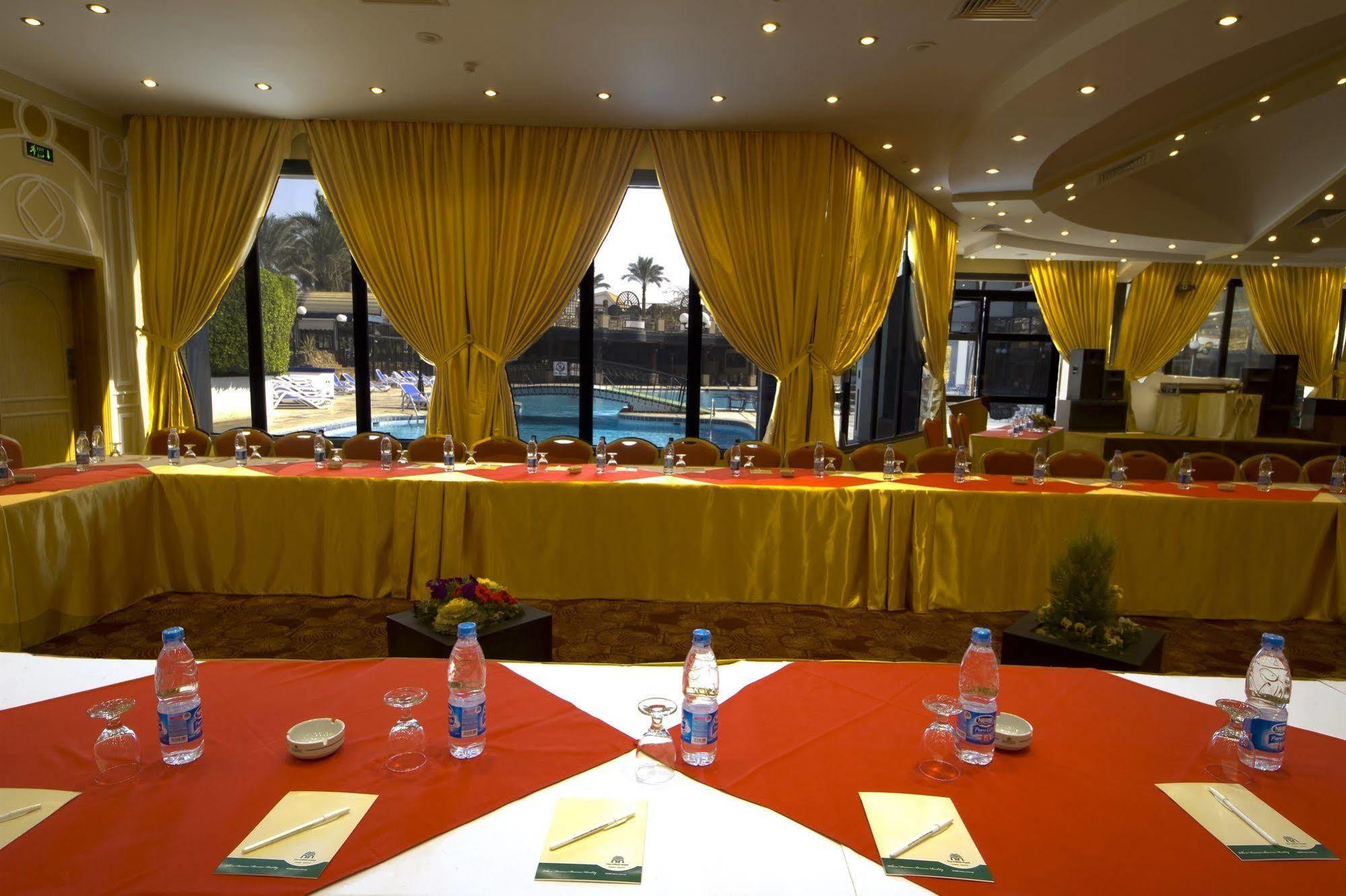 Jaz Pyramids Resort Kafr Ghatati Exterior photo