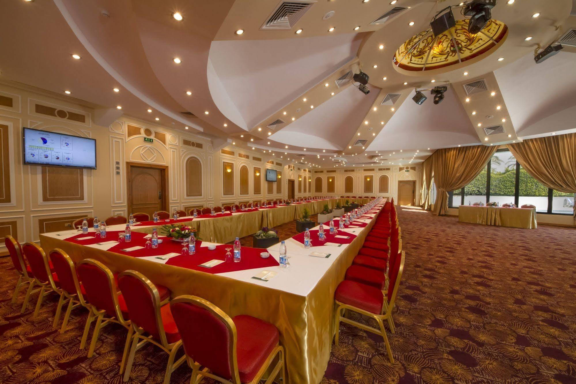 Jaz Pyramids Resort Kafr Ghatati Exterior photo