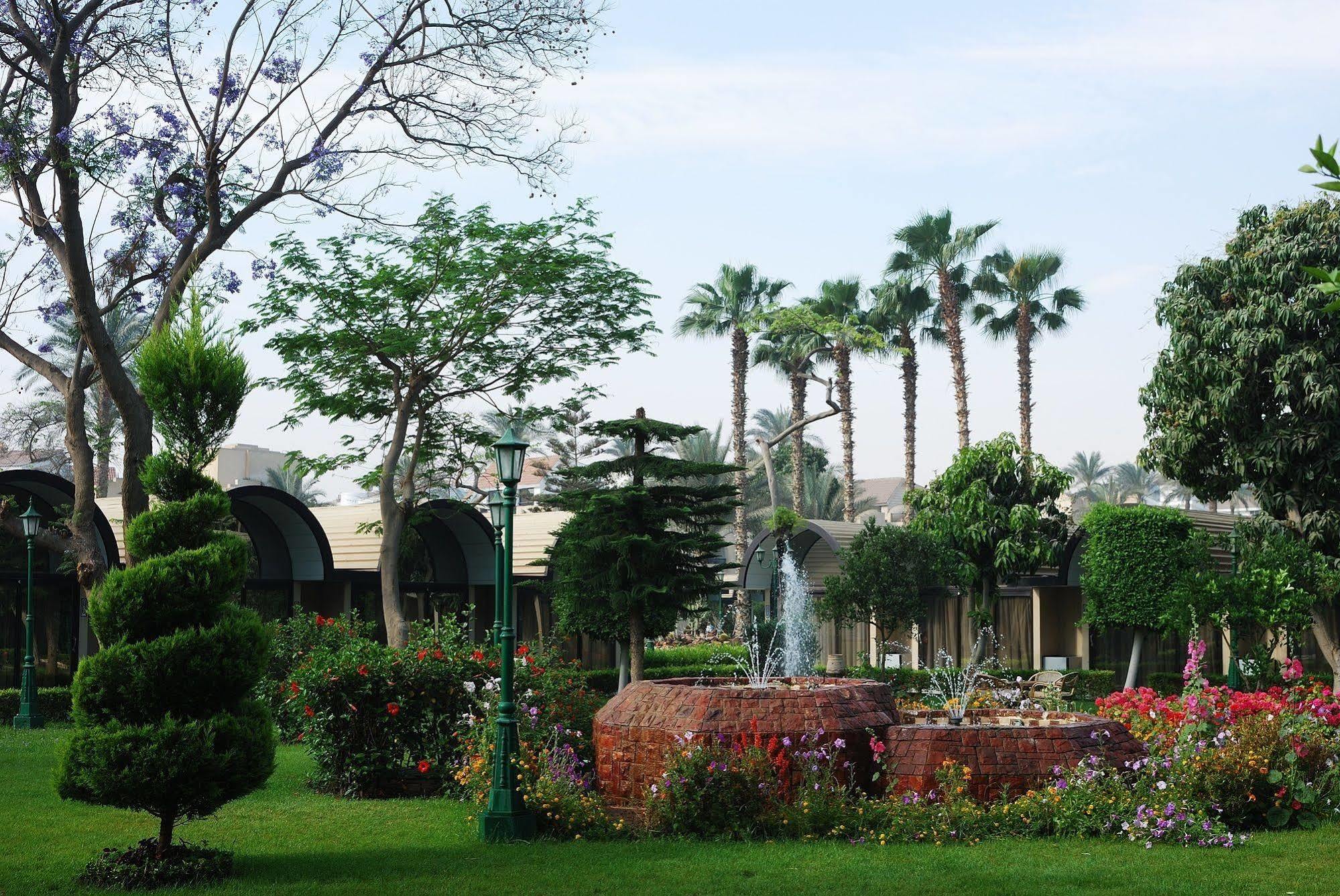 Jaz Pyramids Resort Kafr Ghatati Exterior photo